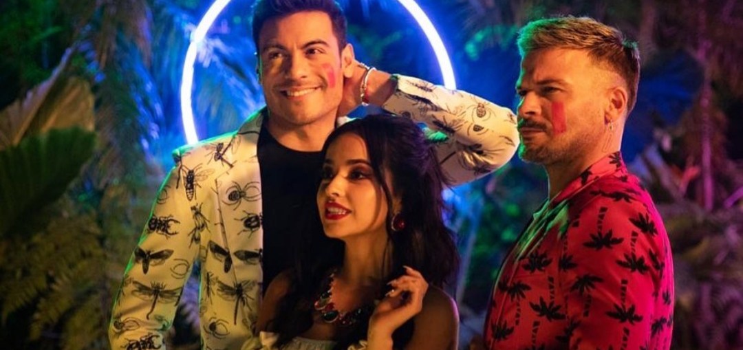 « Perdiendo la Cabeza » Un carton Latino.