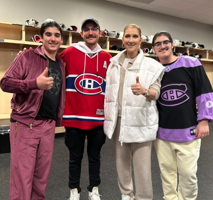 Découvrez Céline Dion et ses fils dans une vidéo filmée le 30 octobre dans les vestiaires de hockeyeurs canadiens. - celin dion 1 1