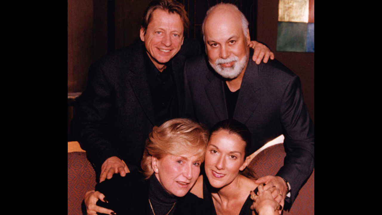 Céline Dion pleure la mort de sa môman. « Embrasse René Pour moi » lui écrit-elle dans son message