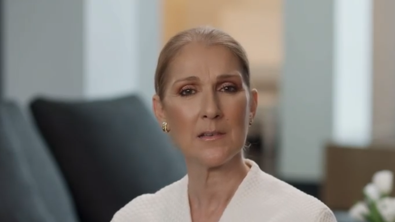 Après des mois de silence, Céline Dion réapparait dans une vidéo pour soutenir le peuple ukrainien.
