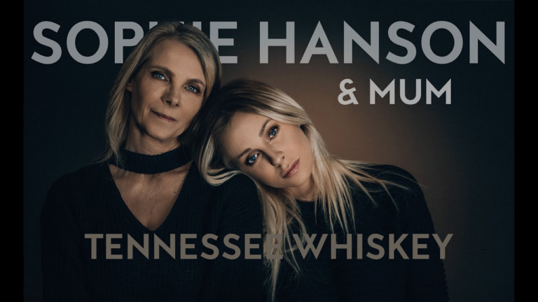 Country Music : Sophie Hanson et sa mère Christina chantent une version géniale de 'Tennessee Whisky' - chanson