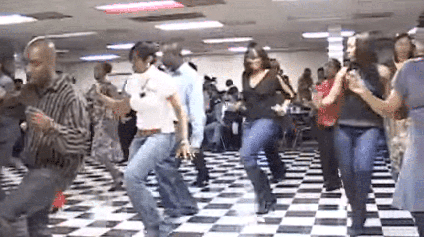 « Chuck Baby Line Dance » ambiance dans un club de danse… en 2011 !