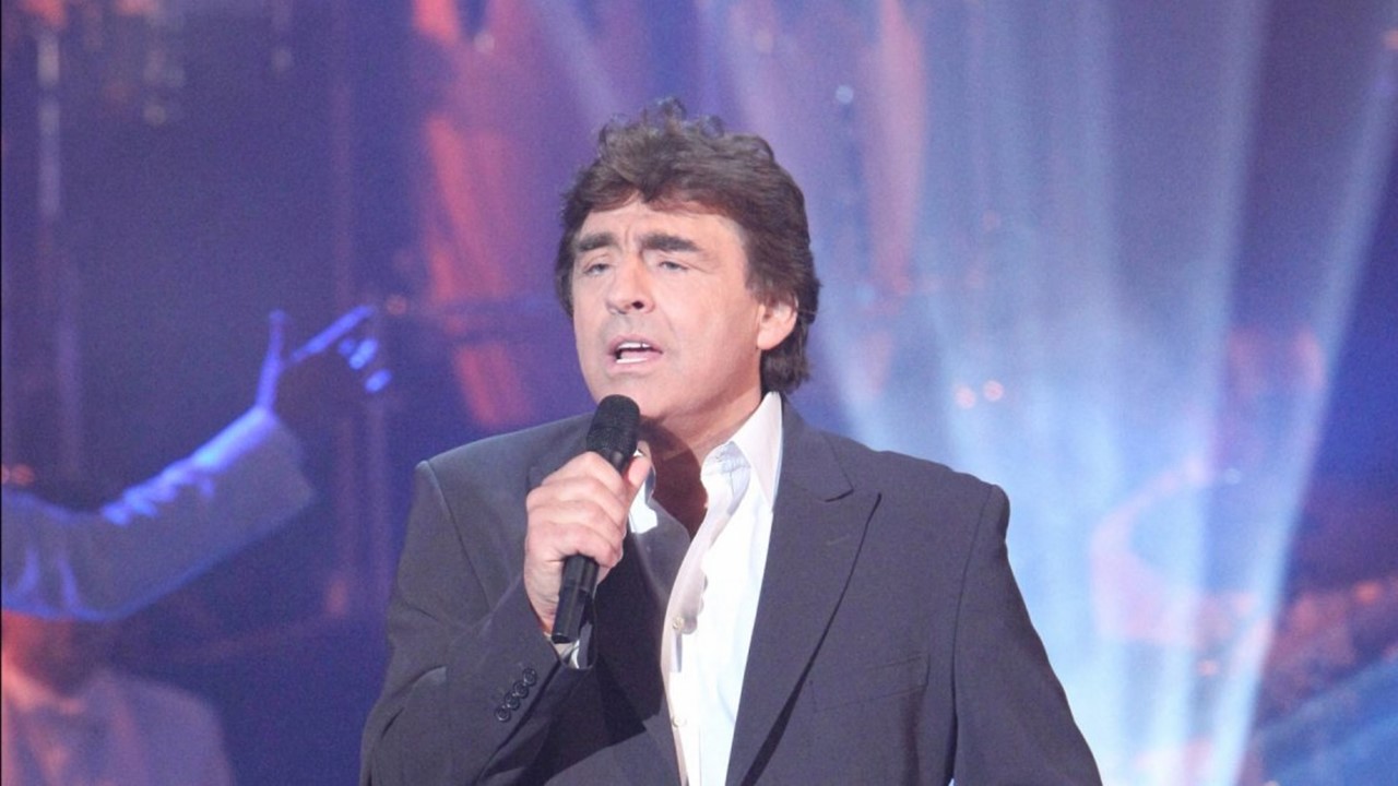Patrick Sébastien nous offre un medley de Claude Barzotti « Adieu mon ami Claude »