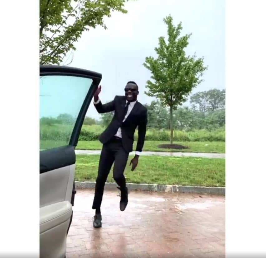 Men in black par cousin Skeether