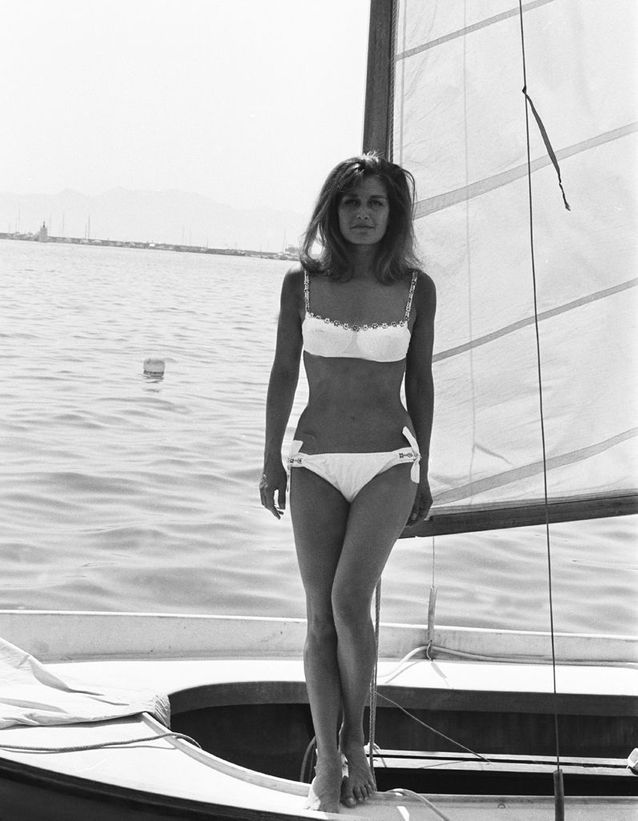 Dalida a été élue Miss Egypte en 1954. Découvrez le diaporama de la chanteuse en maillot de bain. - dalida 1 2