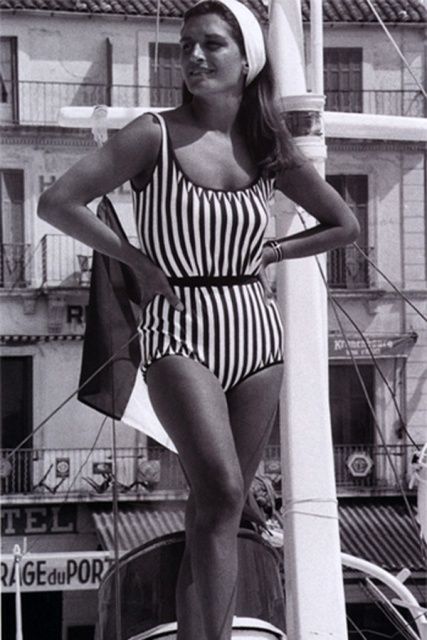 Dalida a été élue Miss Egypte en 1954. Découvrez le diaporama de la chanteuse en maillot de bain. - dalida 4