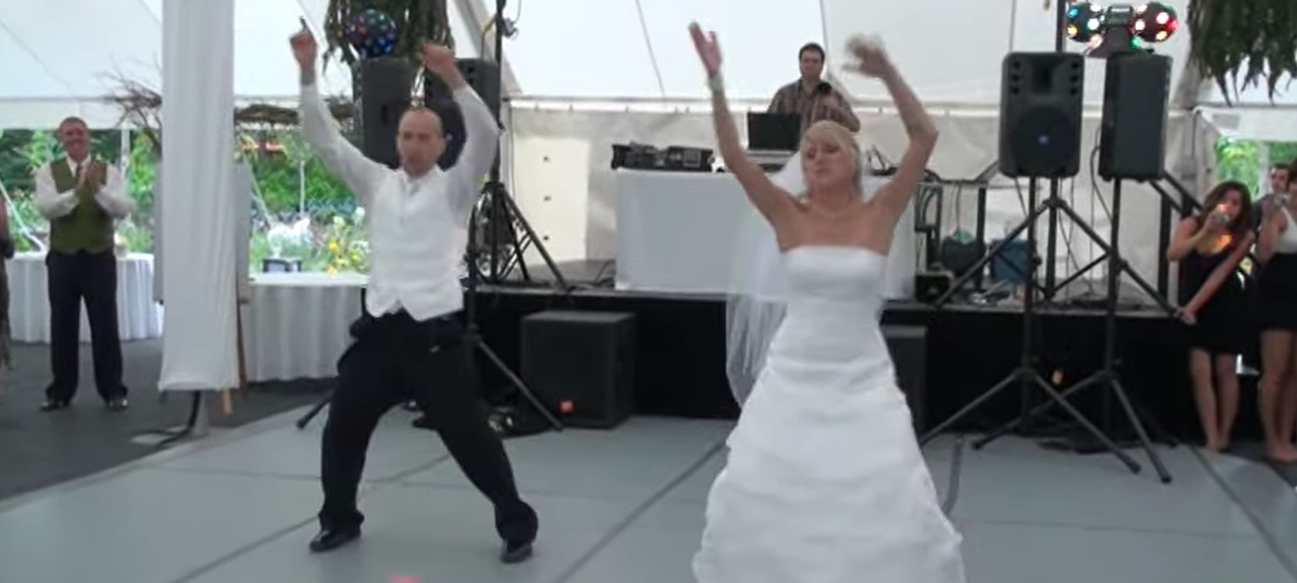 Danse de mariage - l'entrée des mariés