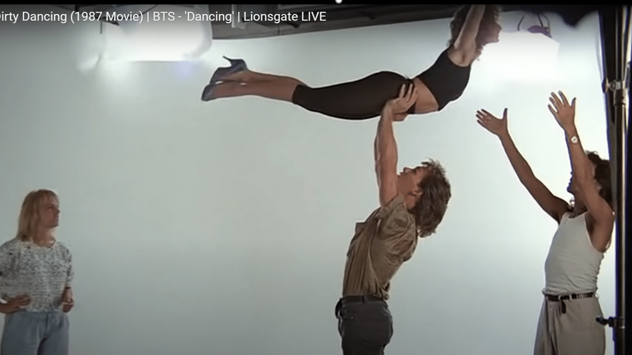 Bon anniversaire Bébé (63 ans). Les répétitions de Dirty Dancing avec Patrick Swayze.