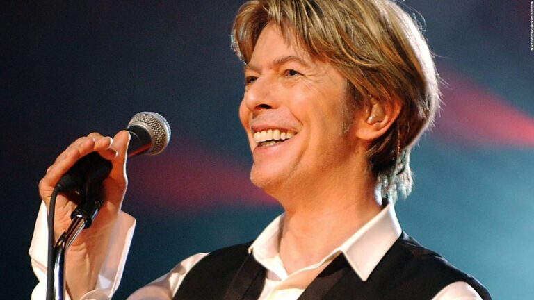 Quand David Bowie chantait "Ziggy Stardust" à Paris (Olympia 2002)... - david bowie