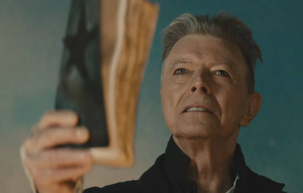 David Bowie : L'extraterrestre disparaissait le 10 janvier 2016, 2 jours après la sortie de son dernier album. - david bowie blackstar
