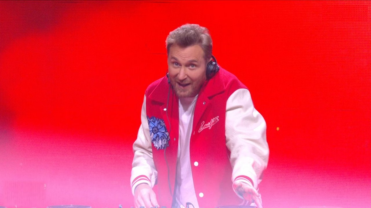 David Guetta retourne le plateau de The Voice transformé en discothèque !