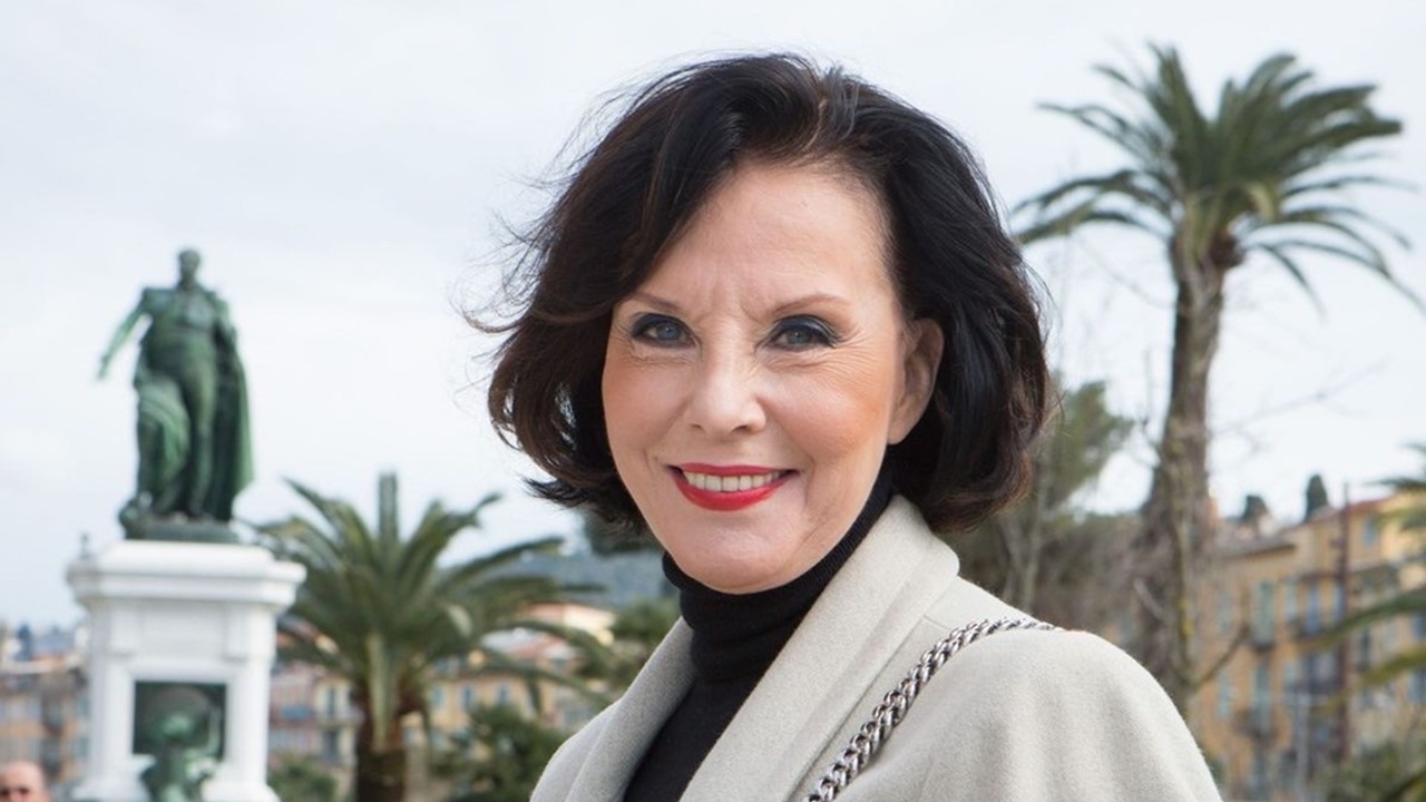 Bon anniversaire à Denise Fabre (80 ans). Ses fous-rires et sa chanson enregistrée en 1982 pour le mundial.