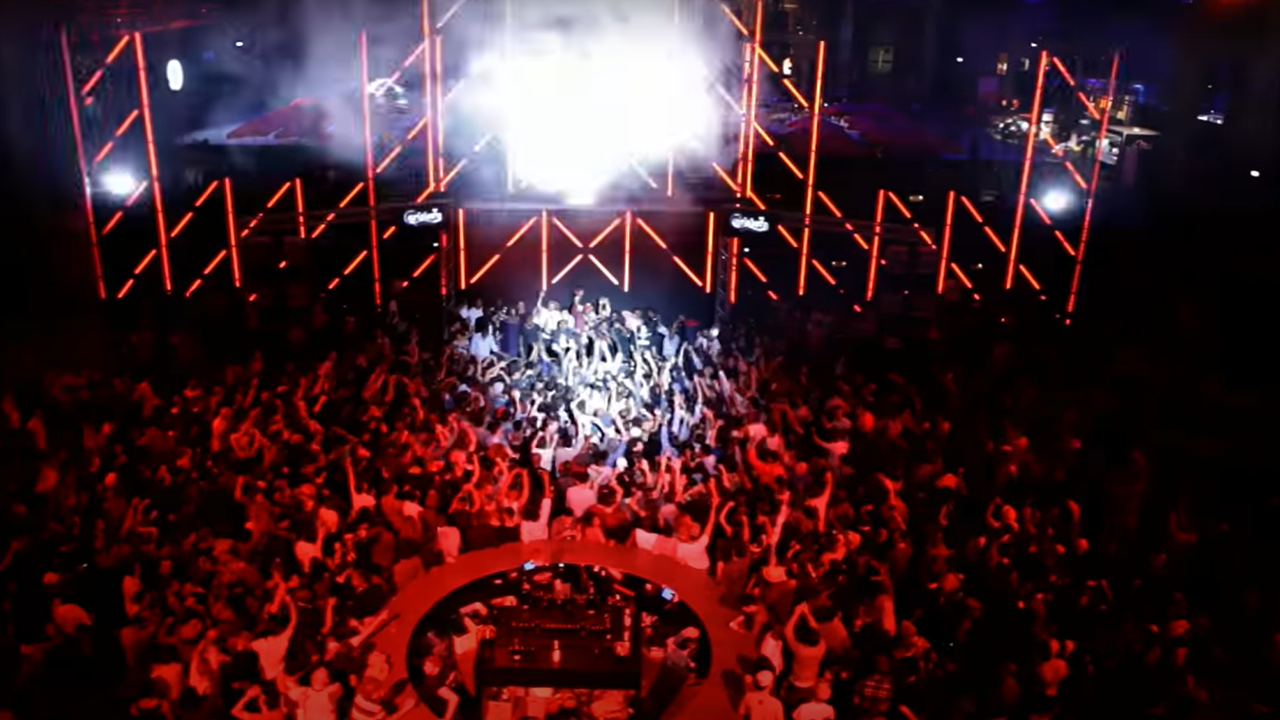 Les boîtes : C&rsquo;est reparti ! « Monte le son DJ ! »