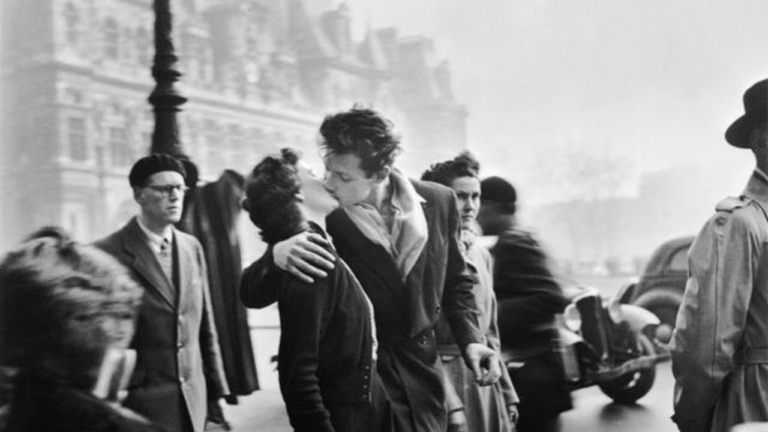 Un peu de nostalgie grâce à Zaz, Yves Montand et Serge Gainsbourg sur un diaporama de Robert Doisneau - doisneau