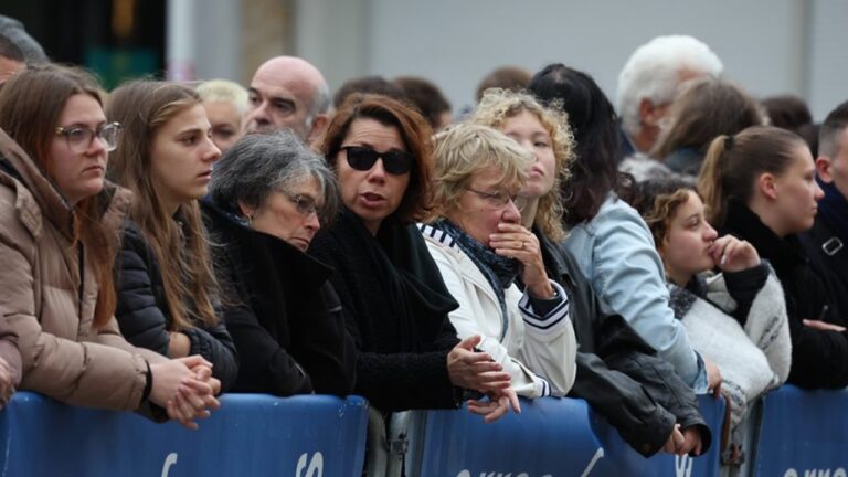 Les hommages poignants lors des obsèques de Dominique Bernard, assassiné à Arras. - dominique bernard