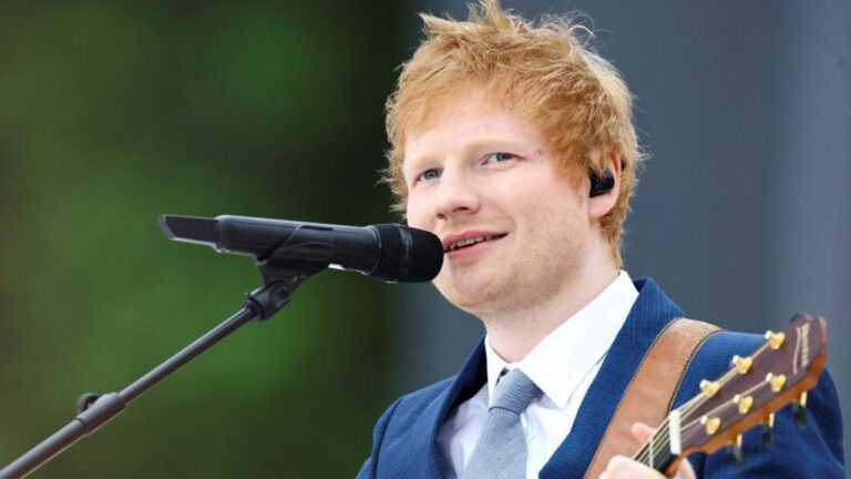 Accusé de plagiat, Ed Sheeran joue les 2 morceaux au tribunal pour montrer leur différence. - ed sheeran 1 1
