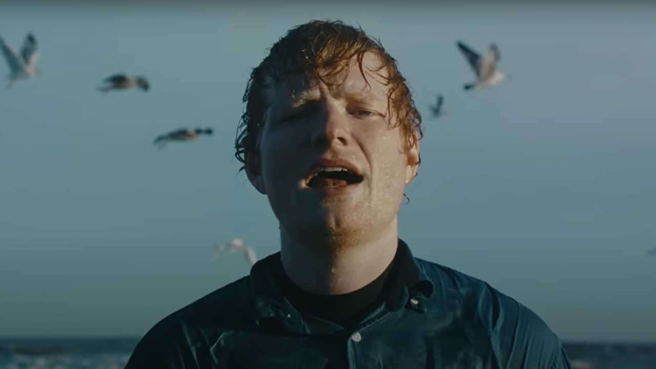 Découvrez le nouveau clip de Ed Sheeran "Boat" SuisNous