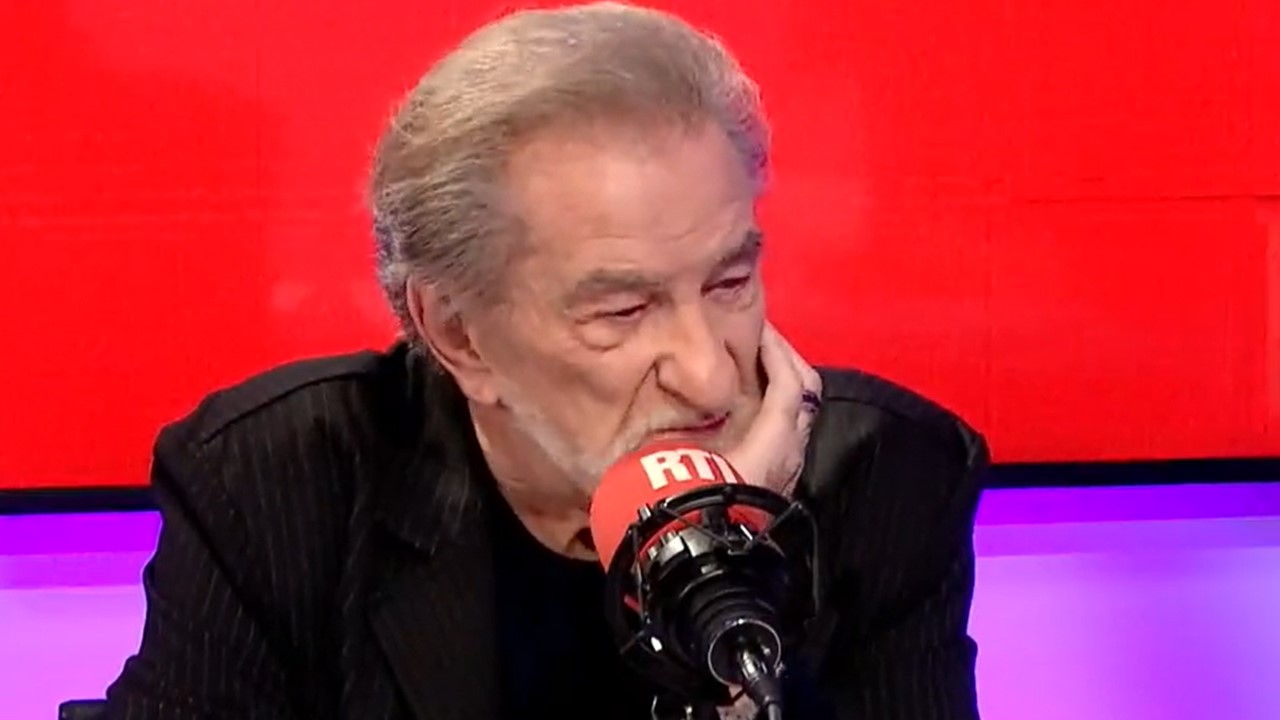 Eddy Mitchell raconte une gaffe  incroyable du curé aux obsèques de Johnny.