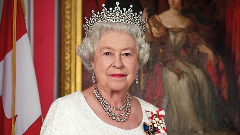 La reine Elizabeth II est morte il y a un an ! "God save the Queen" - elizabeth