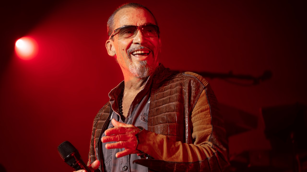 Florent Pagny cloue le bec à toutes les Fake News et termine en beauté sa grande tournée des festivals.