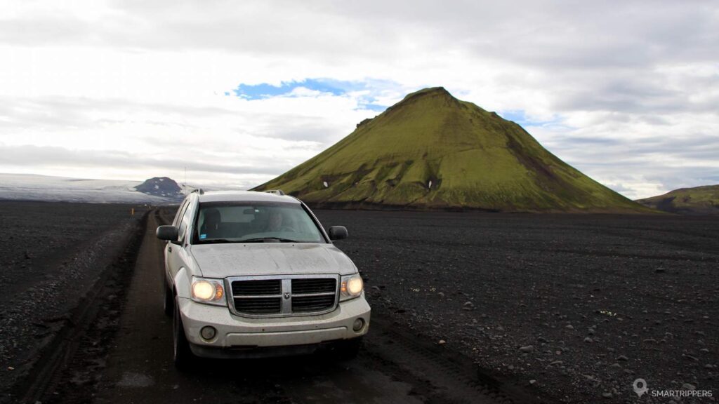 Voyager en musique : Le Maelifell, ce volcan d'Islande dans un décor surréaliste - f210 maelifell2