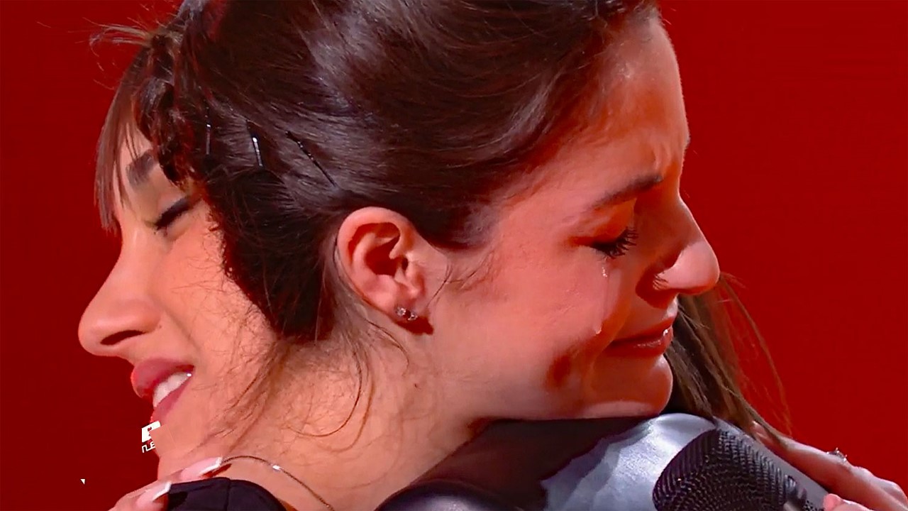 The Voice : Revoyez la prestation tellement touchante de Giulia, éplorée et malade.