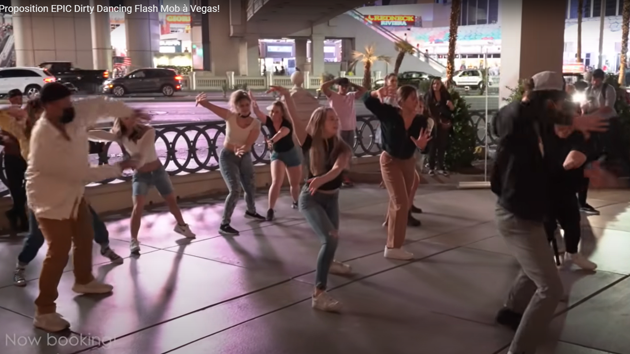 Flashmob Dirty Dancing à Las Vegas pour une demande en mariage !
