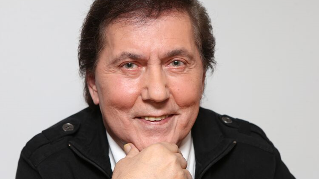 Bon anniversaire à la Star des seniors Franck Michael (77 ans). « Toutes les femmes sont belles ».