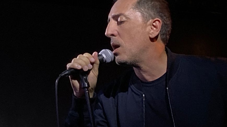 Événement surprise: Gad Elmaleh chante Nougaro.