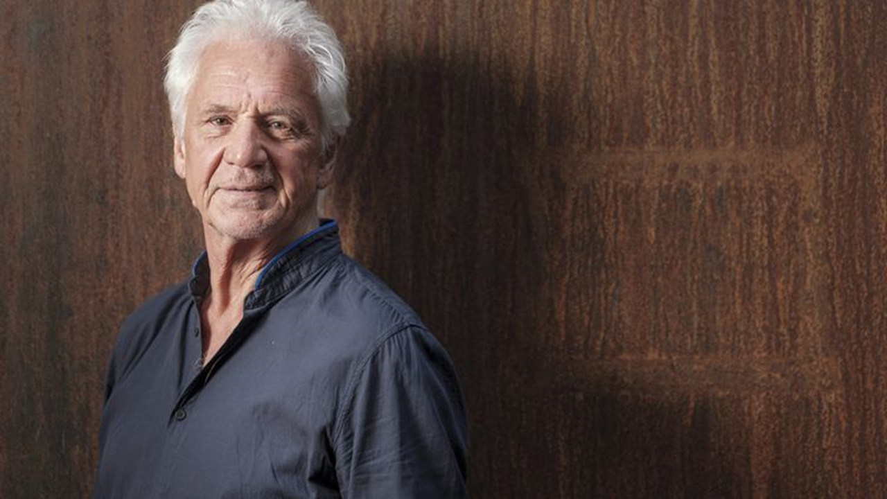 Bon anniversaire à Gerard Lenorman qui fête ses 77 ans le 9 février. Ecoutez « De toi » une de ses belles chansons