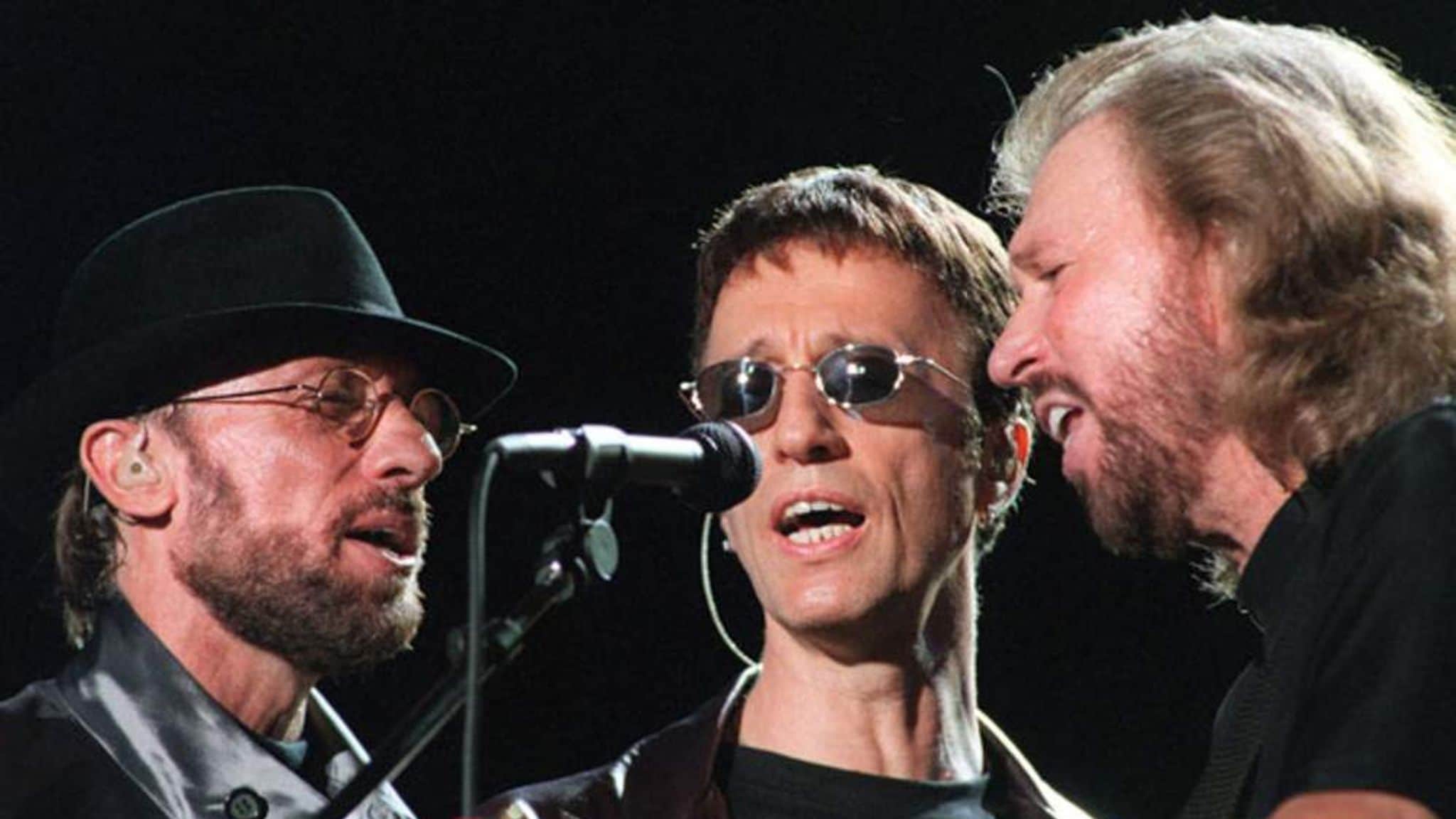 Bee Gees « I Started A Joke » Live 1998