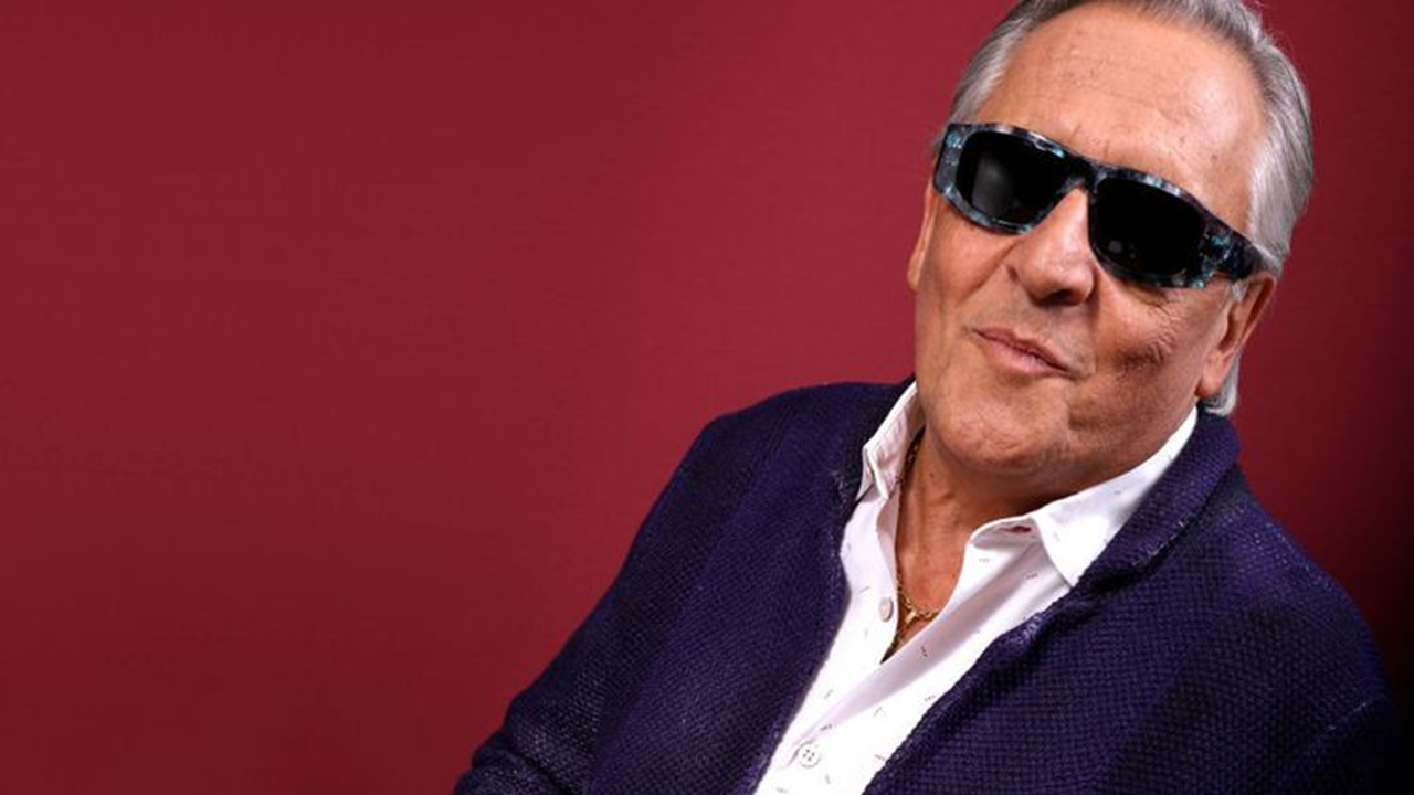 Bon anniversaire à Gilbert Montagné (72 ans). Ecoutez une de ses très belles chansons « Sans Elle »