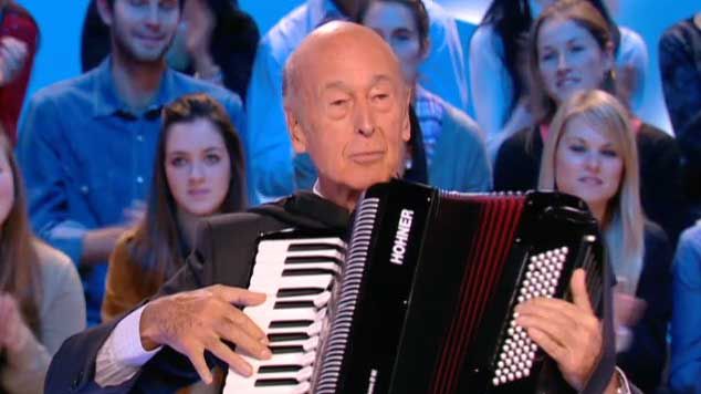 Giscard et son mémorable accordéon - giscard grand journal 1