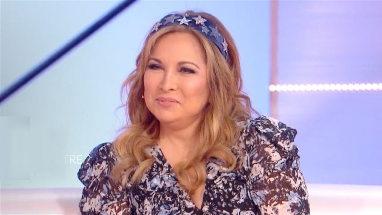 « Qui peut nous battre » : Hélène Ségara réagit après les critiques sur son physique.