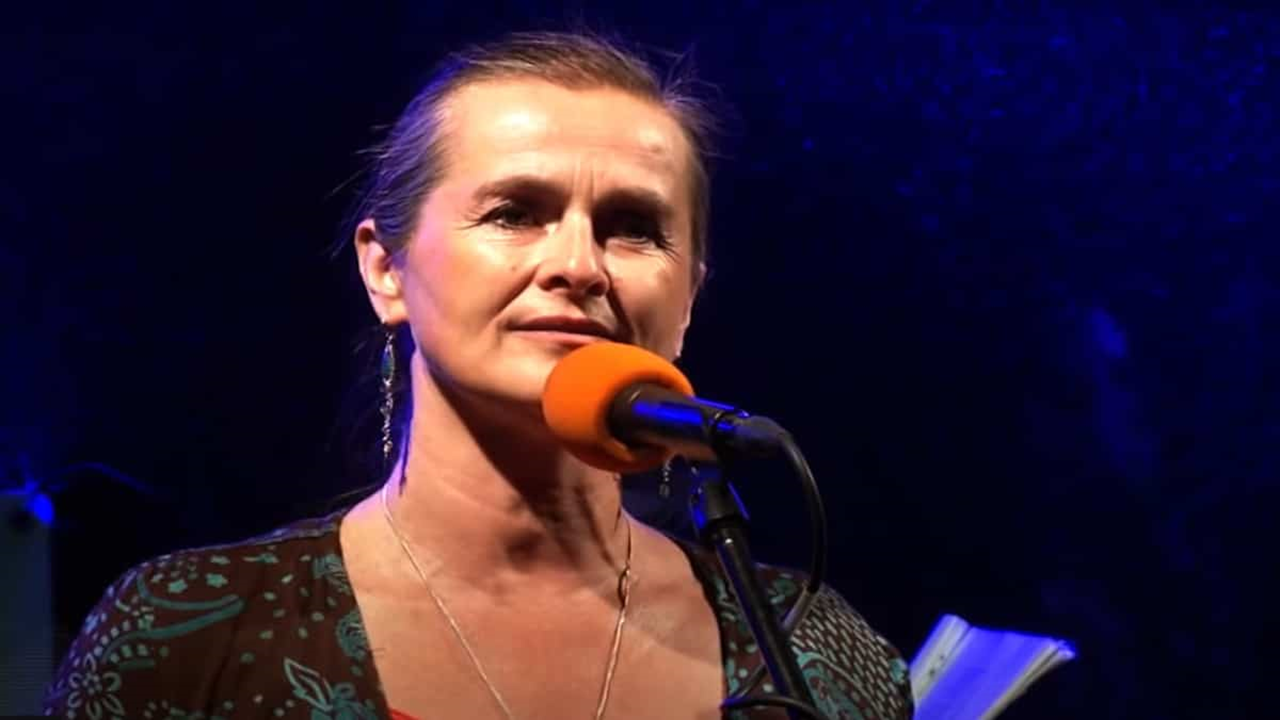 Mort de la chanteuse Hana Horka (Asonance) après avoir volontairement contracté le Covid. Elle avait 57 ans.