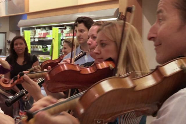 Flashmob. Musique classique dans un supermarché - handel