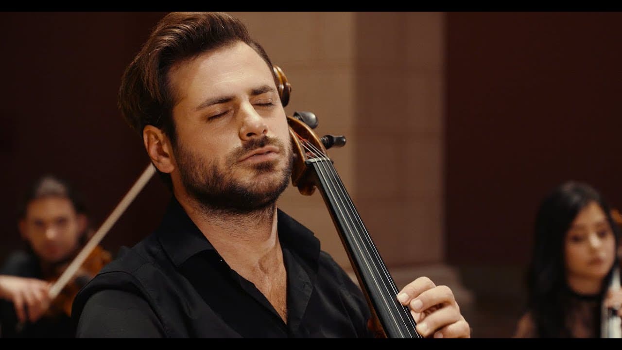 Stjepan Hauser joue « Skyfall » d&rsquo;Adèle au violoncelle.
