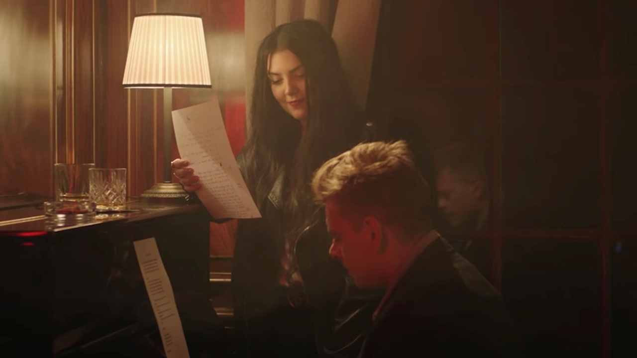 Découvrez le nouveau clip du duo Hoshi / Benjamin Bioley « Pleurs de fumoir »