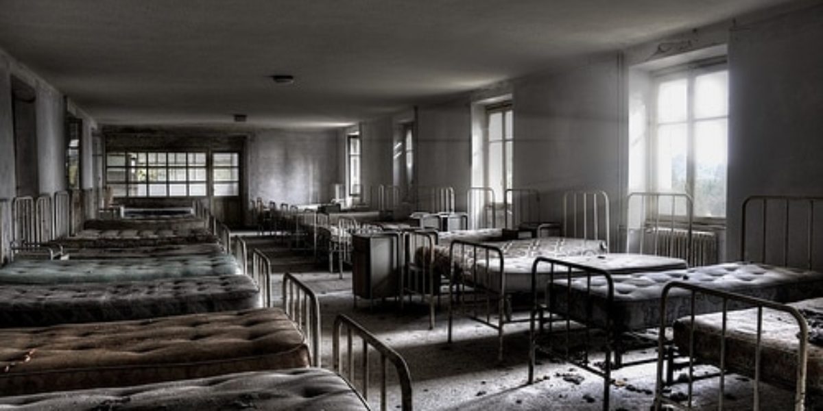 « Le surveillant Général » Michel Sardou. Du vécu pour beaucoup de garçons de l&rsquo;époque.