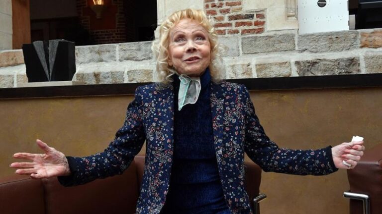 Bon anniversaire à Isabelle Aubret (85 ans). Elle a gagné le concours Eurovision de la Chanson en 1962. - isabelle aubret