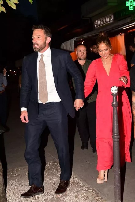 La jeune mariée Jennifer Lopez fête ses 53 ans le 24 juillet. Lune de miel à Paris avec Ben Affleck ! - jen 1