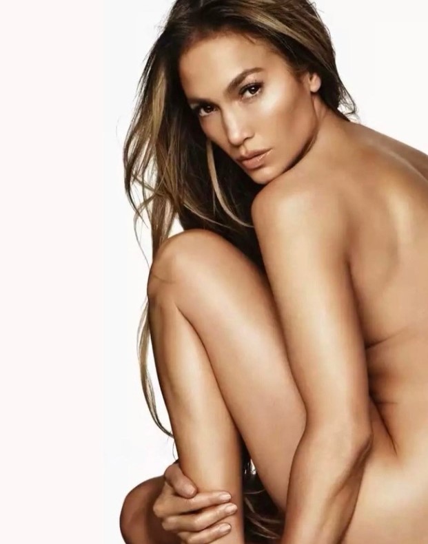 Jennifer Lopez pose nue pour sa marque cosmétique. Diaporama... - jn 6