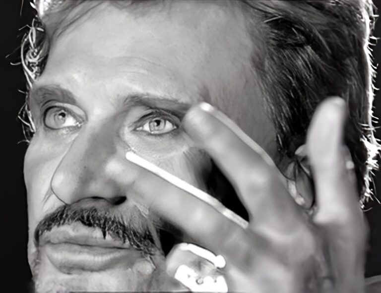 Johnny : 6 ans déjà et toujours aussi présent. Découvrez le diaporama de photos rares - johnny 6 image enhancer 1