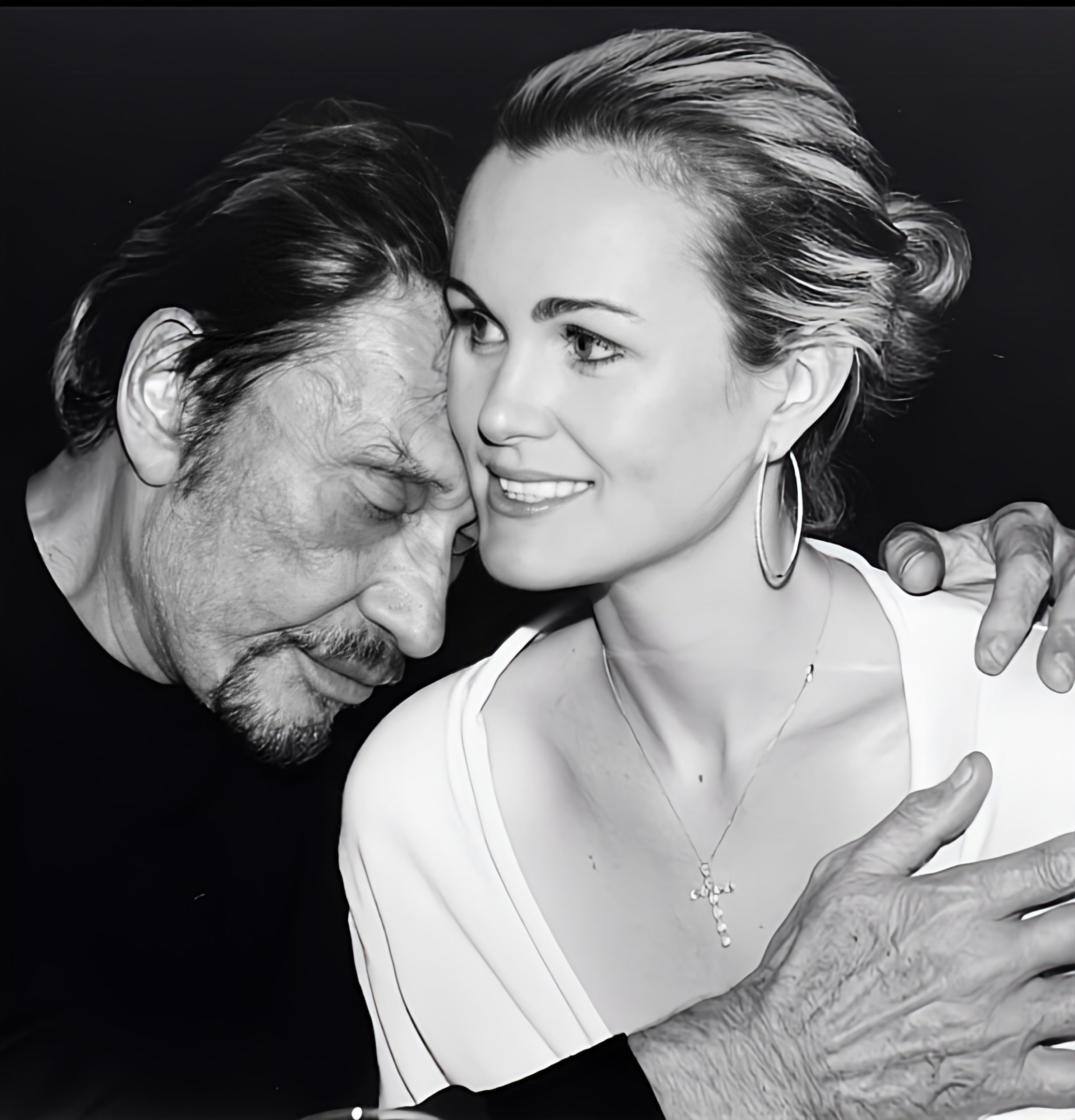 Laeticia poste une vidéo et une photo émouvantes pour Johnny, décédé il y a 6 ans.