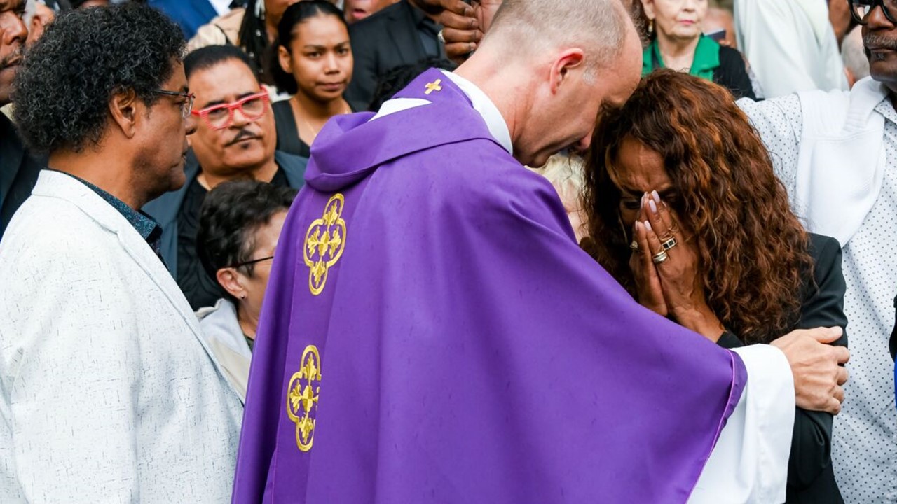 Des pleurs et des chants pour dire au revoir à José Sébéloué !