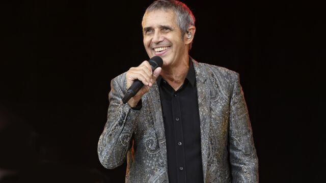 Julien Clerc sort son album "Terrien" - julien clerc la raison pour laquelle il a adopte la fille de miou miou