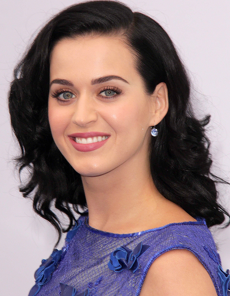 Bon anniversaire à Katy Perry (39 ans). Elle vient de gagner 225 millions de Dollars d'un coup. - katy perry 2 1