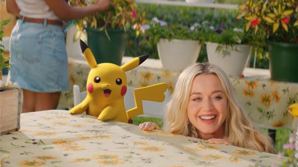 Katy Perry et Pikachu dans le nouveau clip "Electric" qui fête les 25 ans de Pokémon. - katy perry electric
