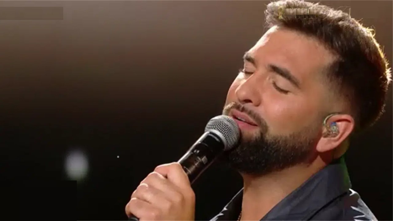 NRJ Music Awards: Kendji Girac sings “Eva” accompanied by Juliette ...