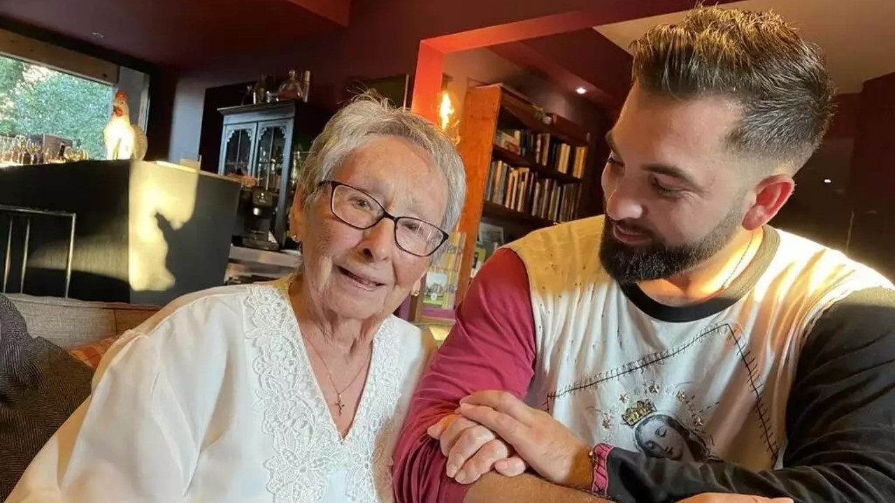 Kendji Girac a du cœur ! Il réalise le rêve d&rsquo;une fan de 93 ans !